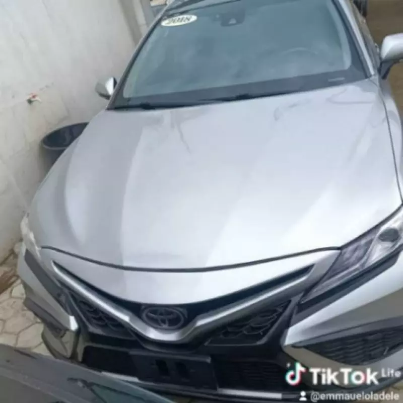 Toyota Camry   - 2018