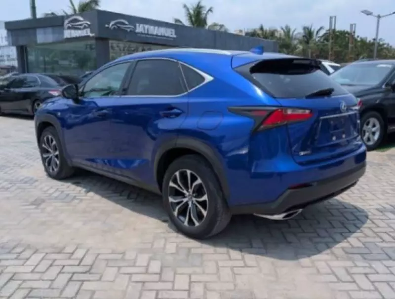 Lexus NX 200   - 2017