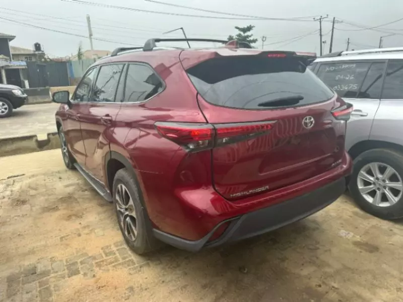 TOYOTA Highlander   - 2020