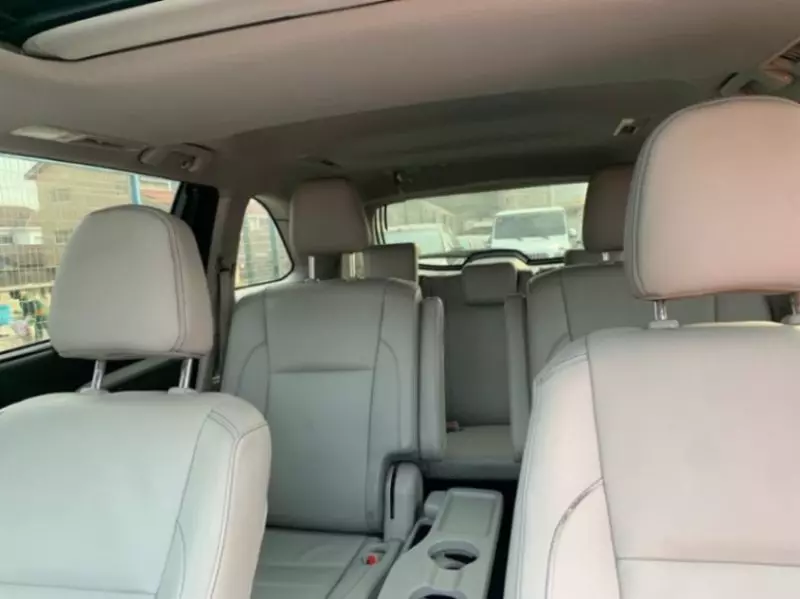 TOYOTA Highlander   - 2016