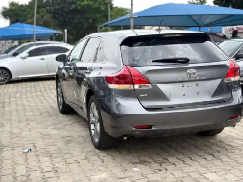 TOYOTA Venza   - 2010