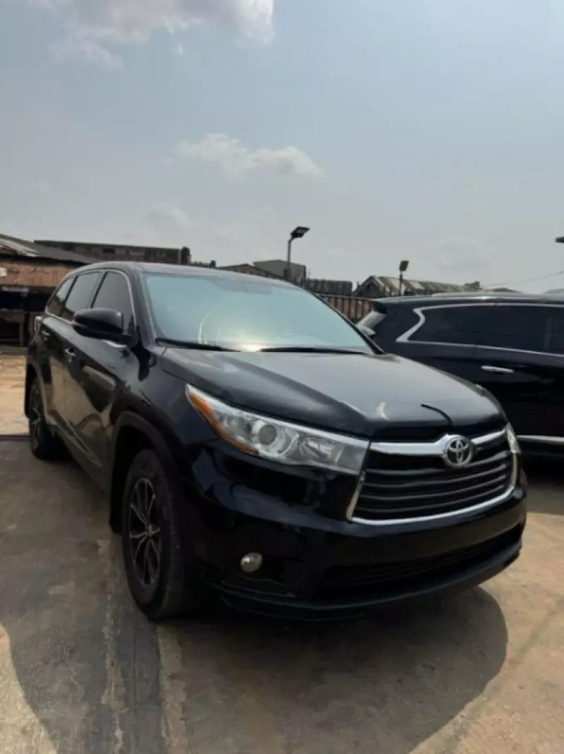 Toyota Highlander   - 2016