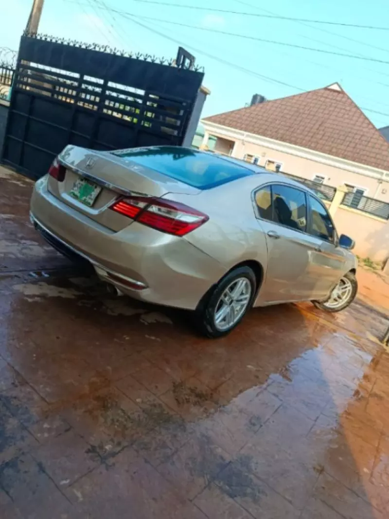 Honda Accord   - 2013
