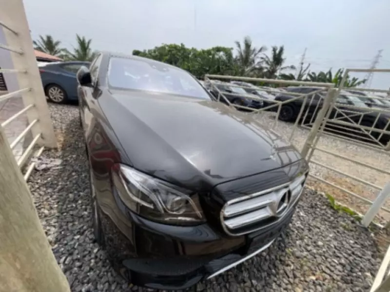 Mercedes-Benz E 200   - 2017