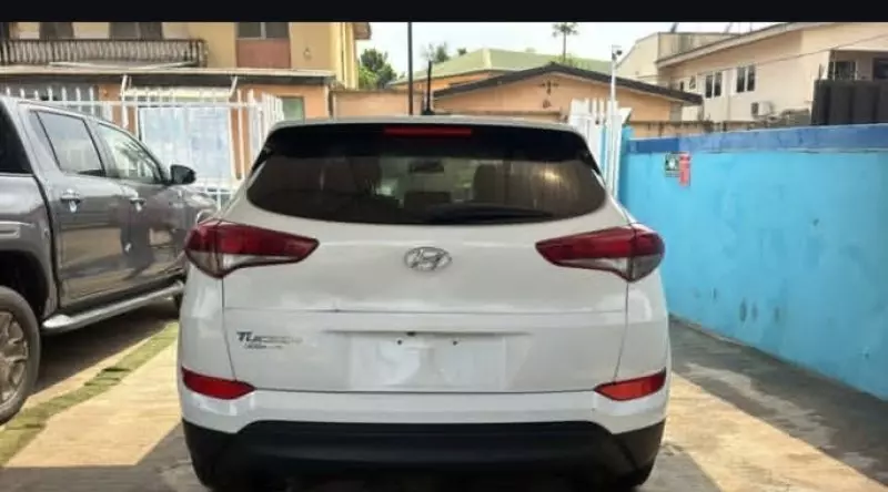 Hyundai Tucson   - 2016