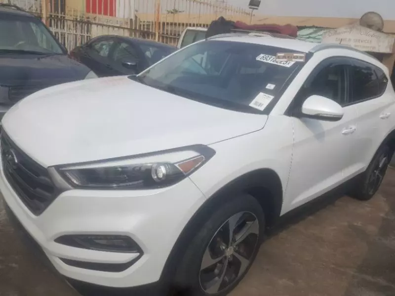Hyundai Tucson   - 2016
