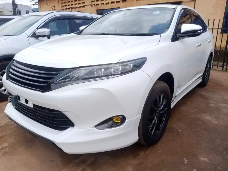 TOYOTA Harrier   - 2016