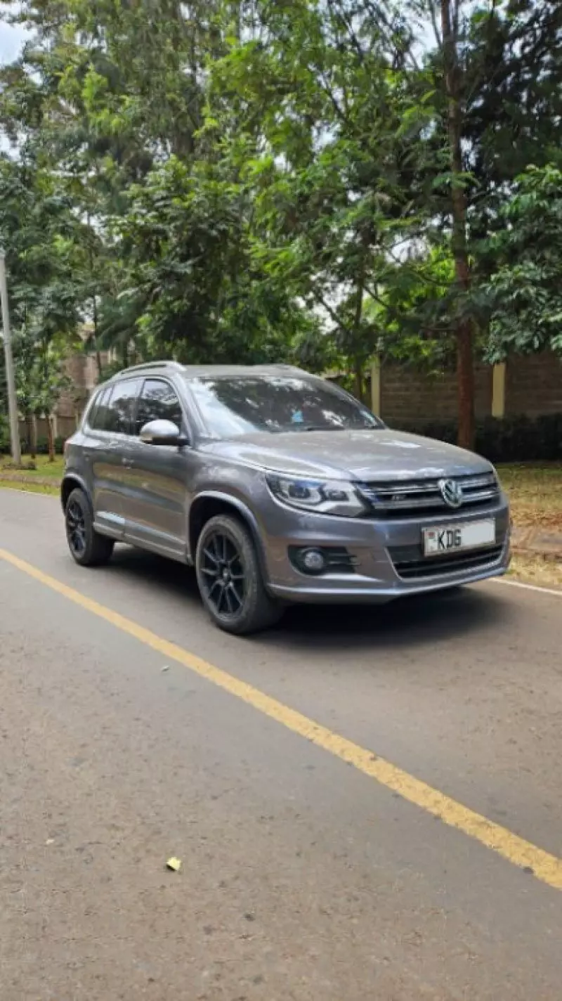 Volkswagen Tiguan   - 2014