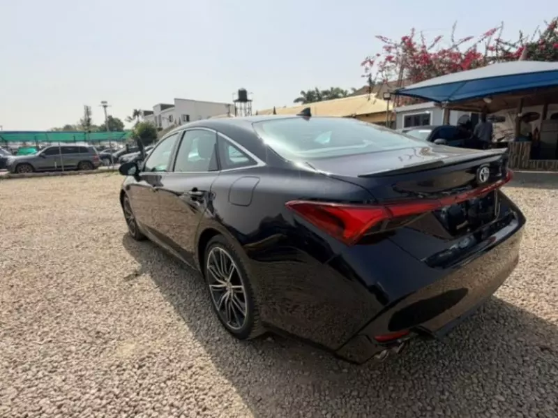 Toyota Avalon   - 2019
