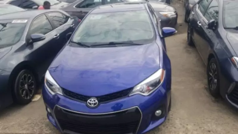 Toyota Corolla Sport - 2015