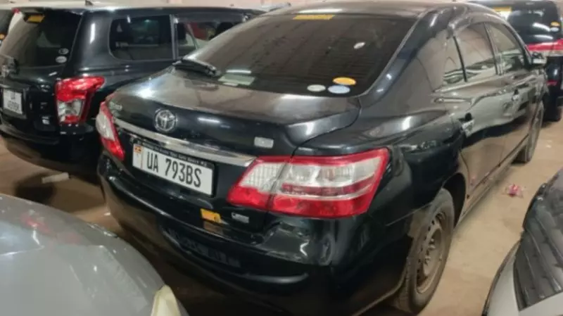 Toyota Premio    - 2010