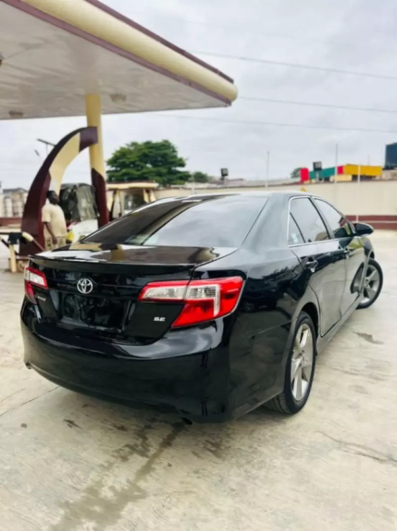TOYOTA Camry   - 2012