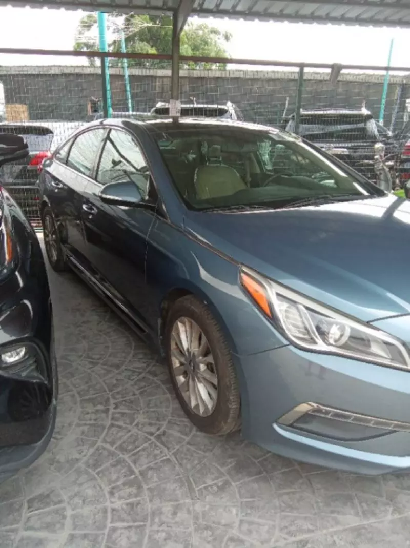 Hyundai Sonata   - 2015