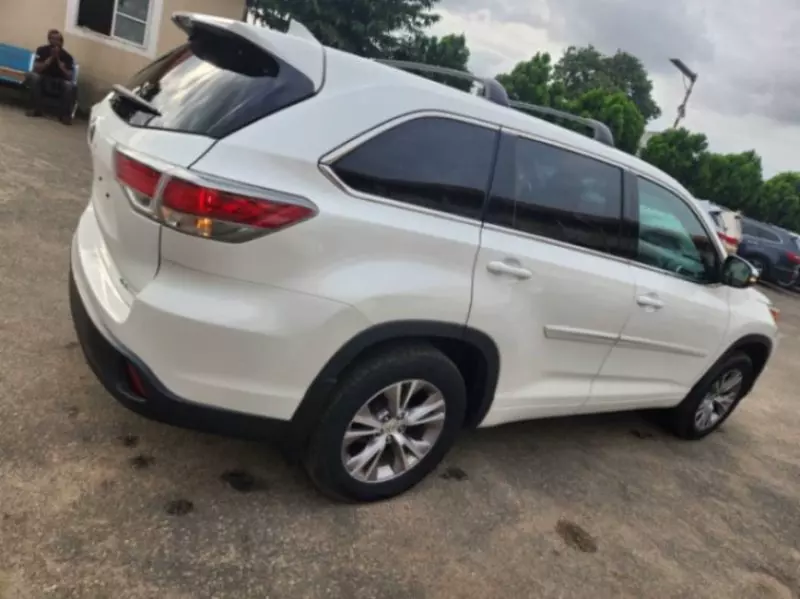 TOYOTA Highlander   - 2015
