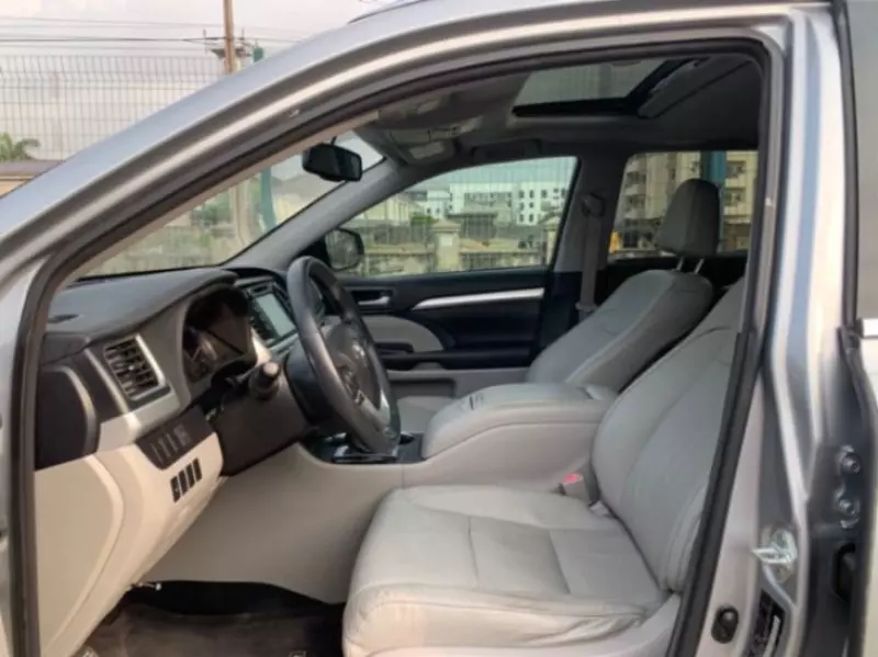 TOYOTA Highlander   - 2016