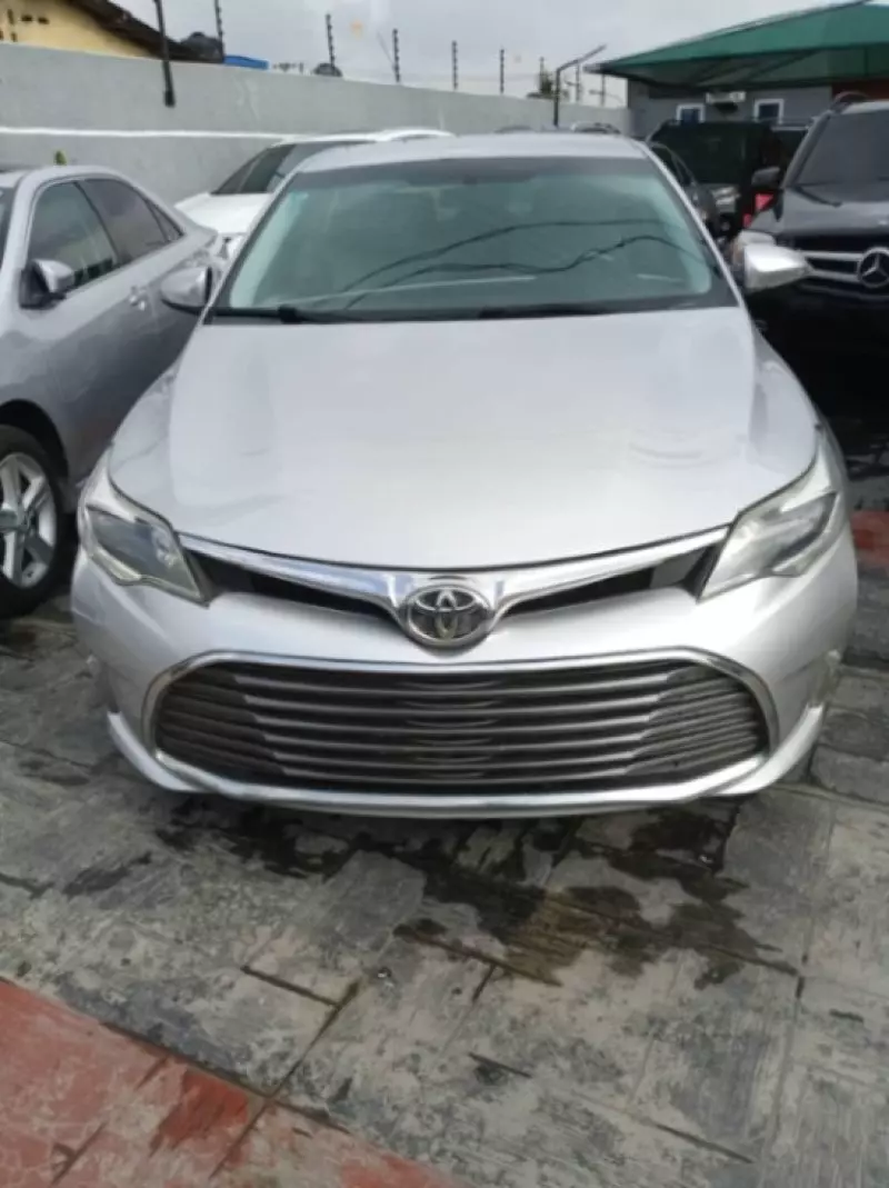 Toyota Avalon   - 2014