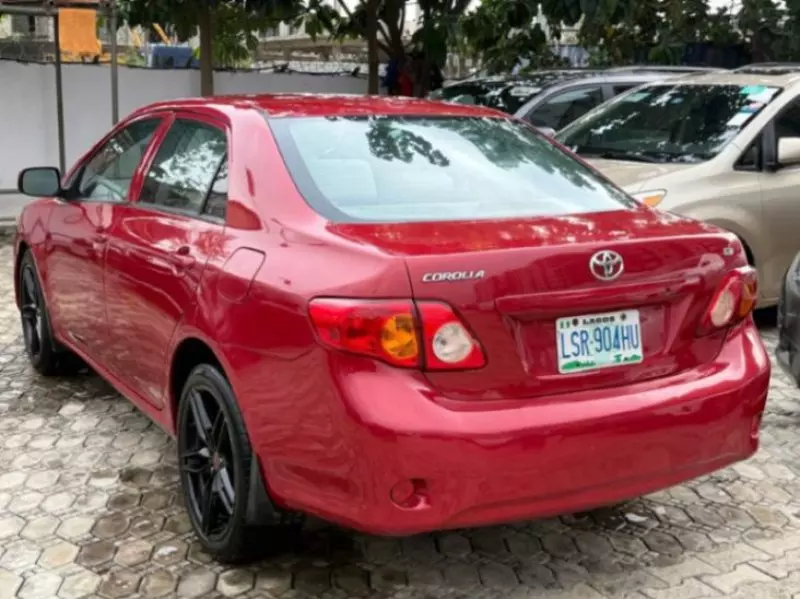 Toyota Corolla   - 2010