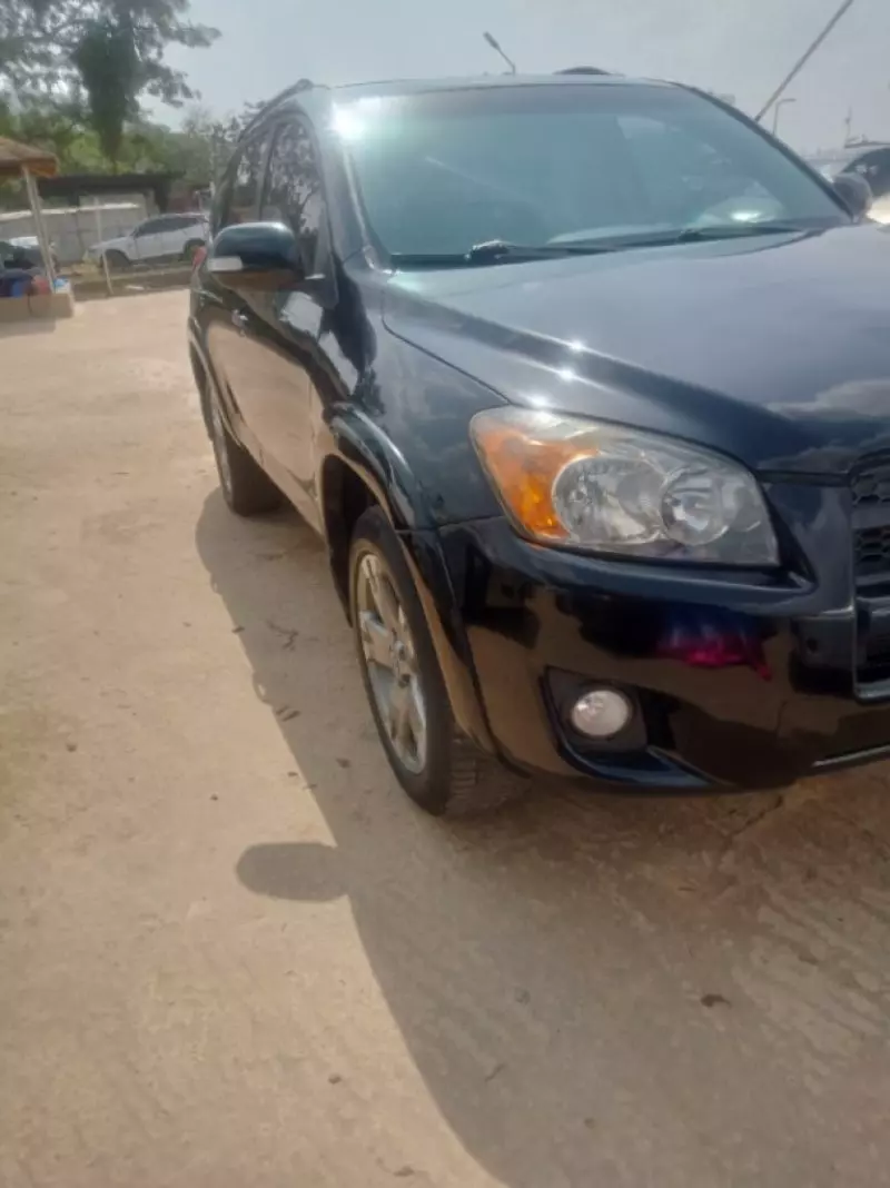 TOYOTA RAV 4   - 2010