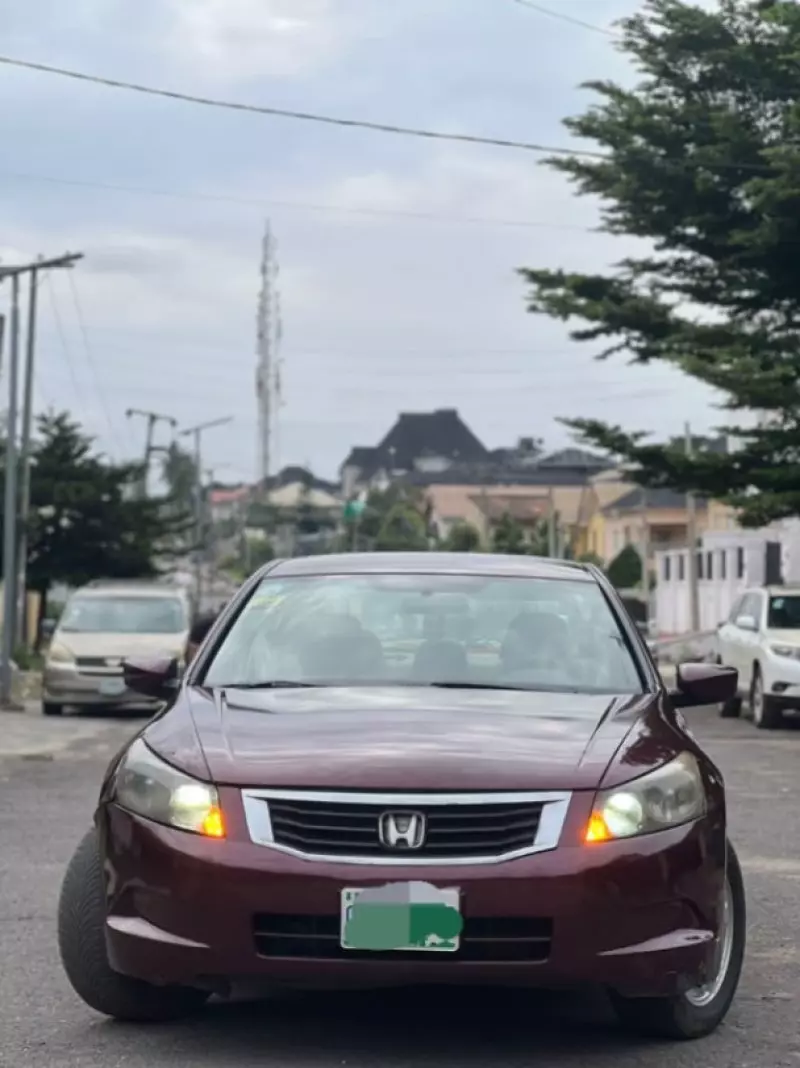 Honda Accord   - 2010