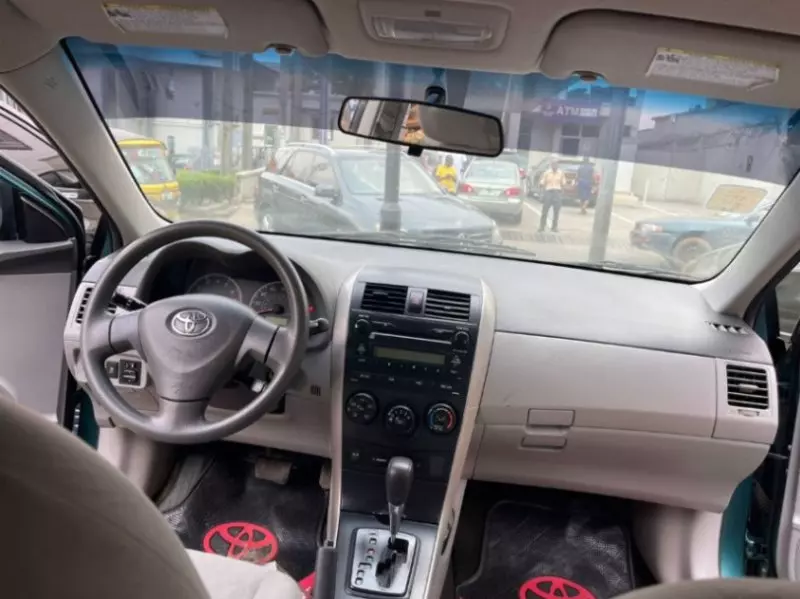 Toyota Corolla - 2009