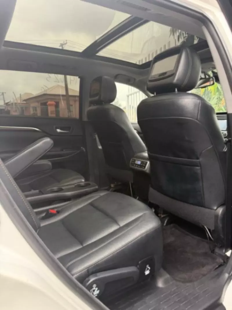 TOYOTA Highlander   - 2016