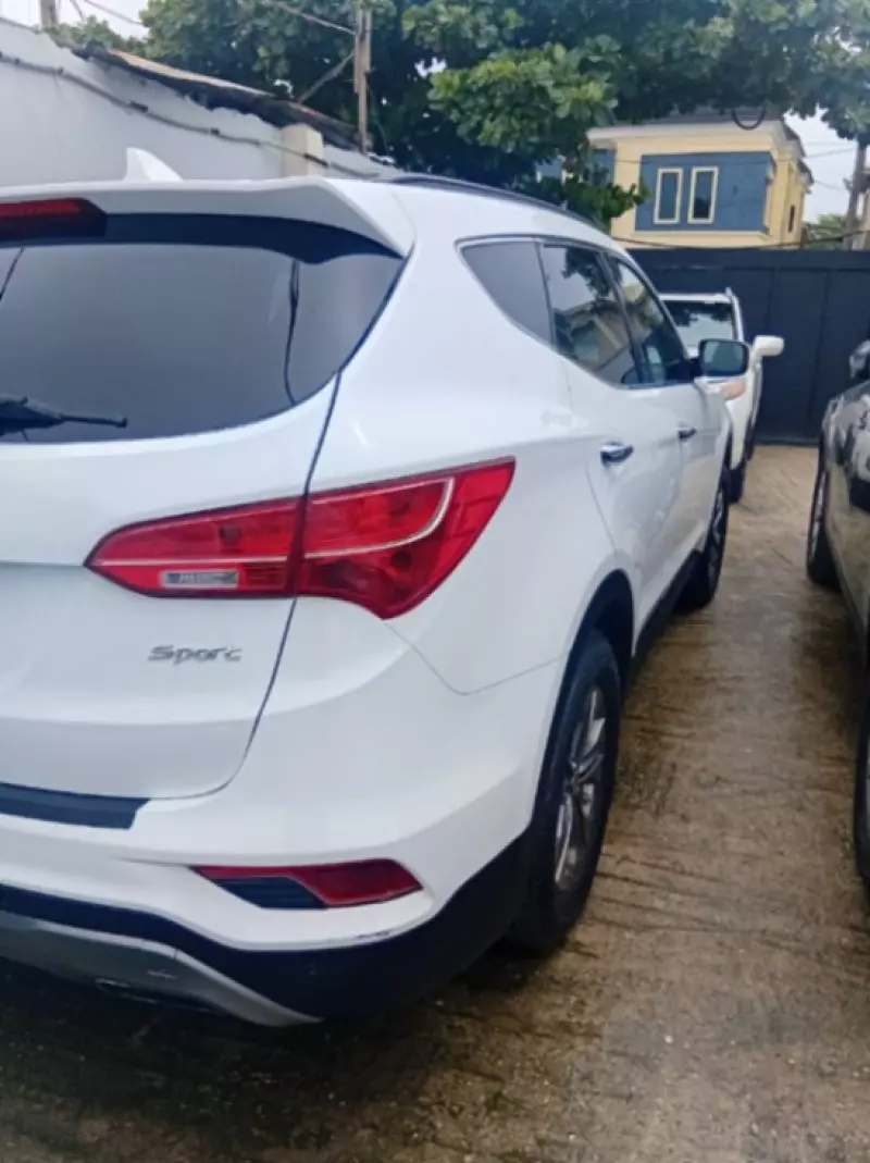 Hyundai Santa Fe Sport   - 2016