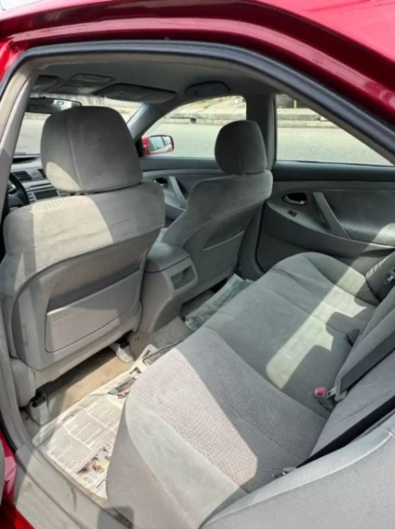 Toyota Camry - 2010