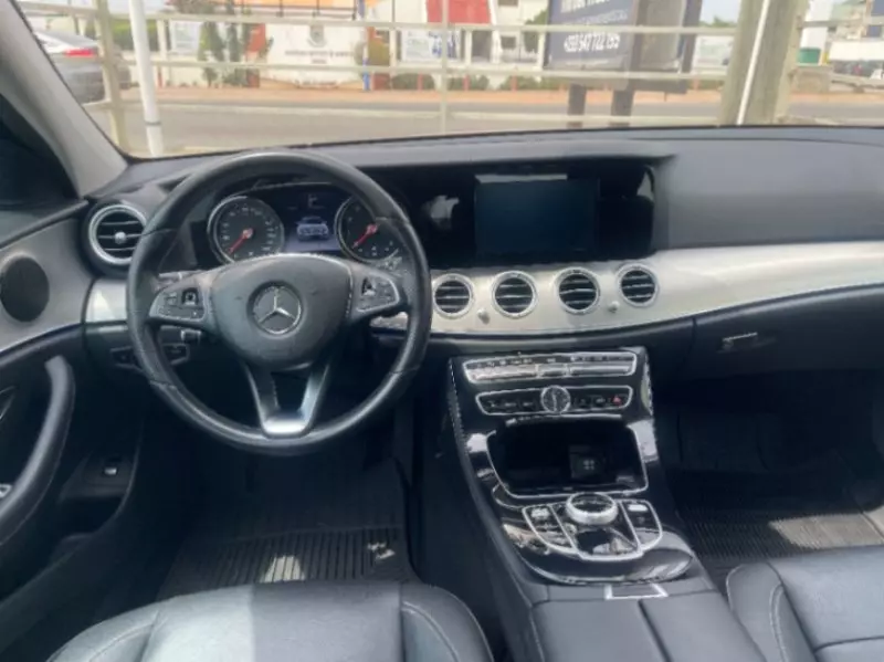 Mercedes-Benz E 200   - 2017