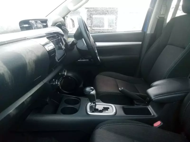 Toyota Hilux   - 2016