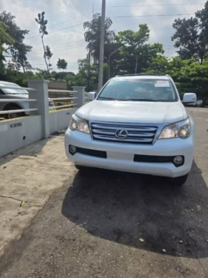 Lexus GX 460   - 2011