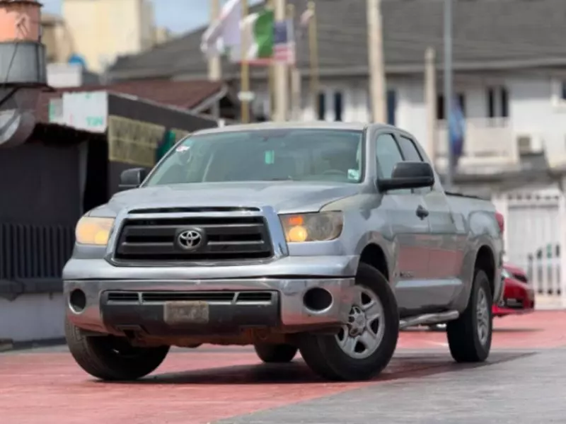 Toyota Tundra   - 2010
