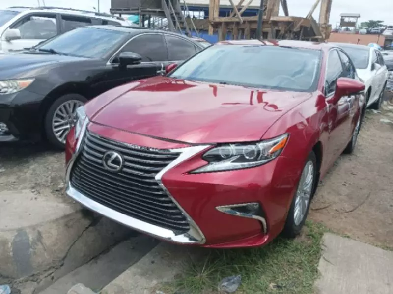 Lexus ES 350   - 2015