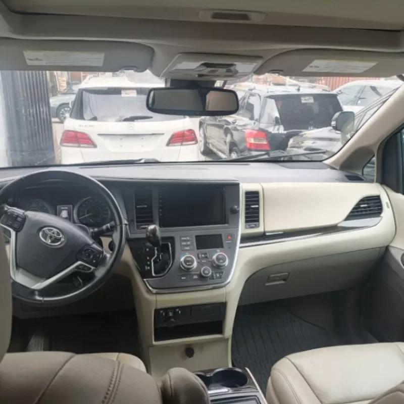 Toyota Sienna - 2019