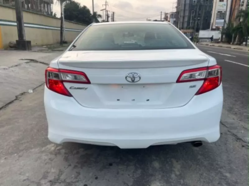 TOYOTA Camry   - 2012