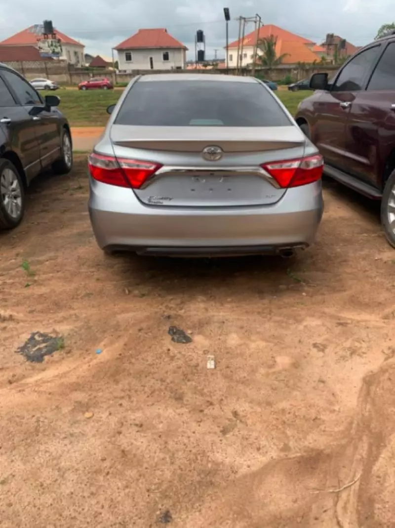 TOYOTA Camry - 2017