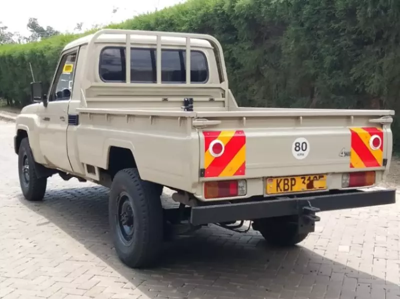 Toyota Land Cruiser   - 2010