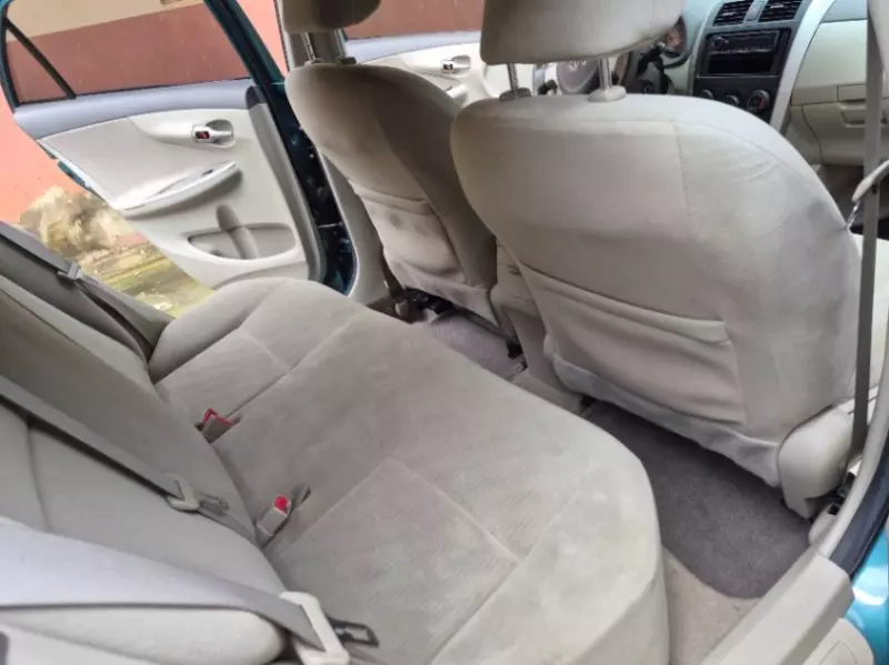 TOYOTA Corolla   - 2010