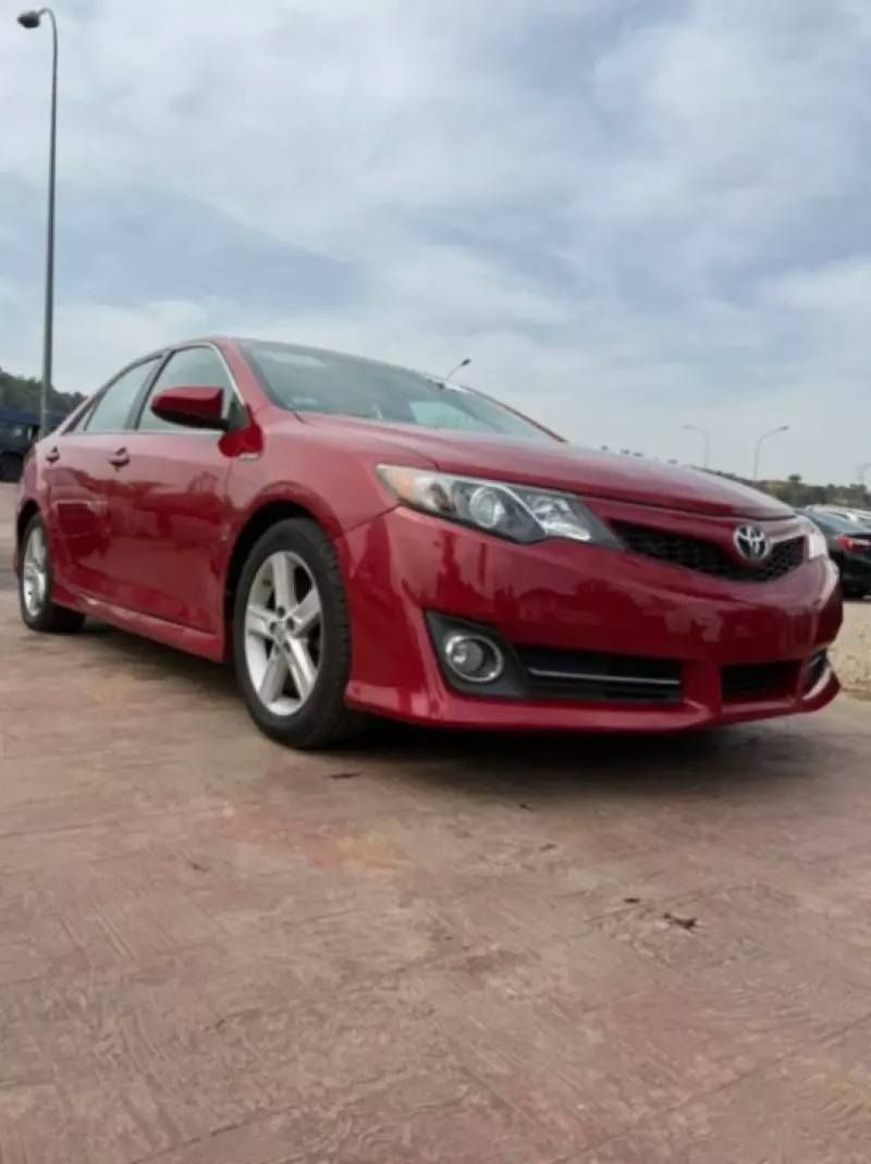 Toyota Camry   - 2012