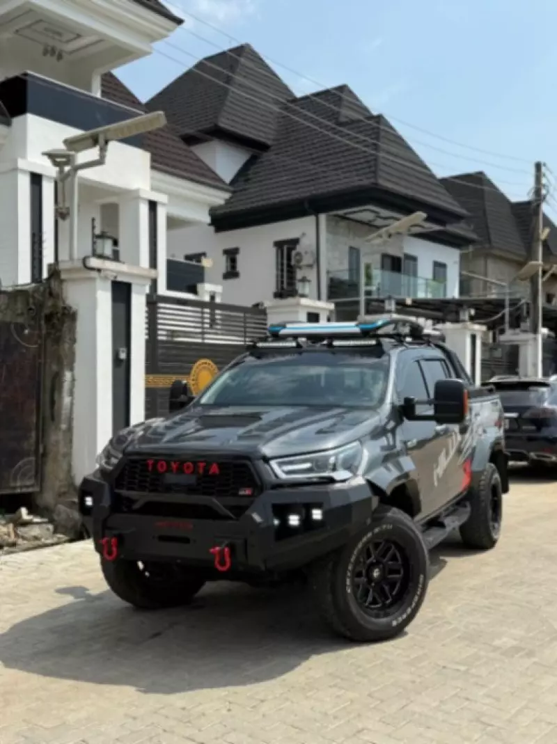 Toyota Hilux   - 2018
