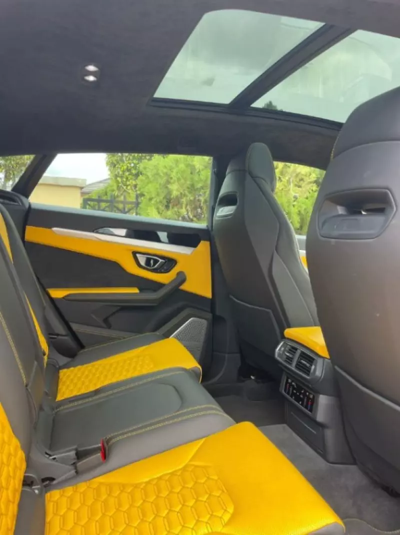 Lamborghini Urus   - 2020
