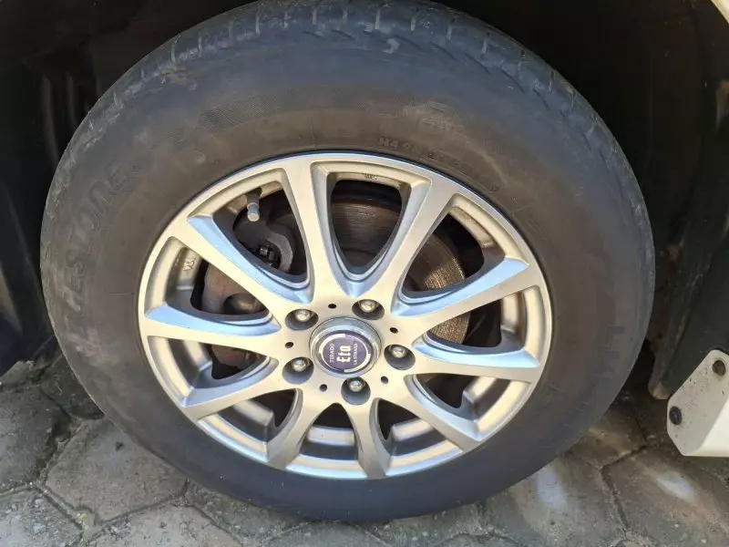 Toyota Noah - 2013