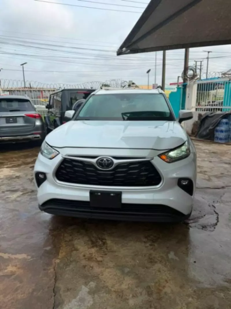 TOYOTA Highlander   - 2017