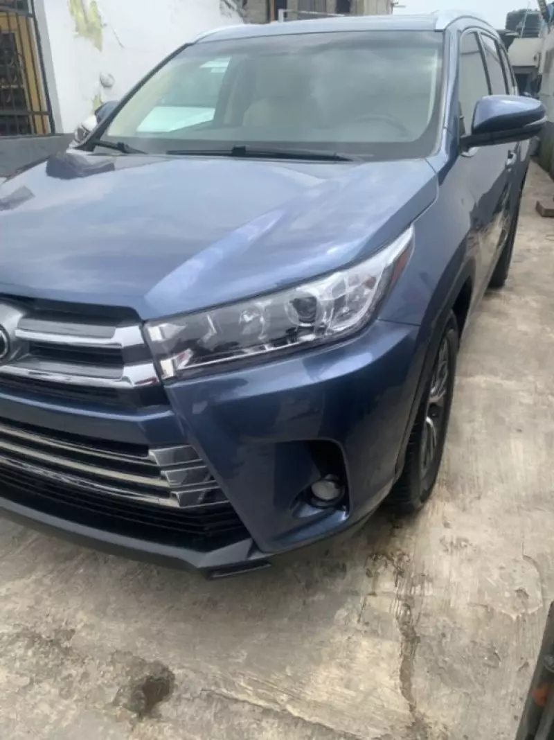 TOYOTA Highlander   - 2016