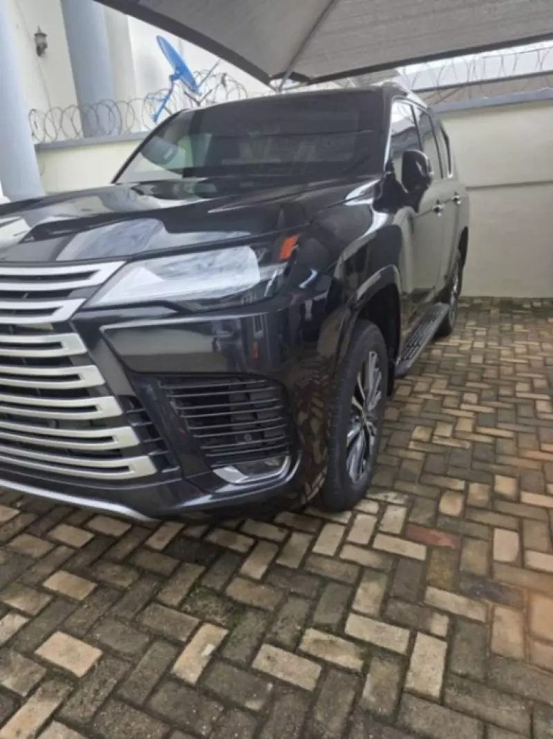 Lexus LX 600   - 2022