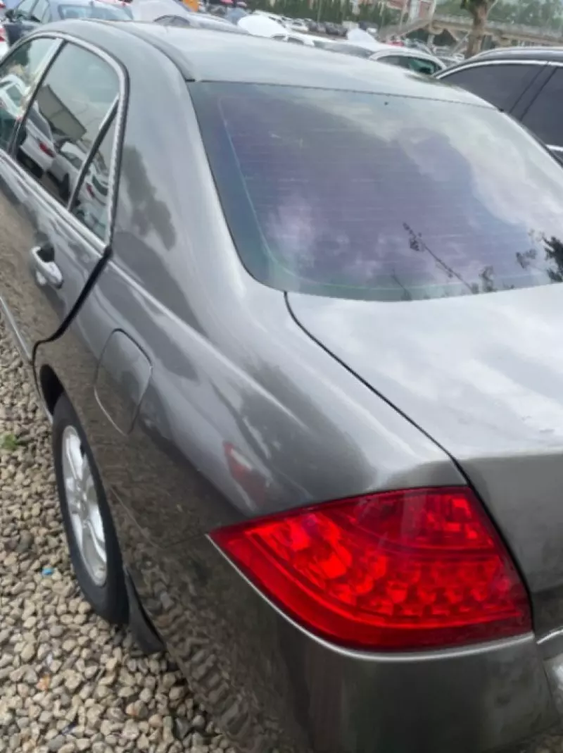 Honda Accord   - 2006