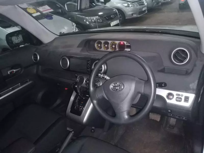 Toyota Rumion - 2010
