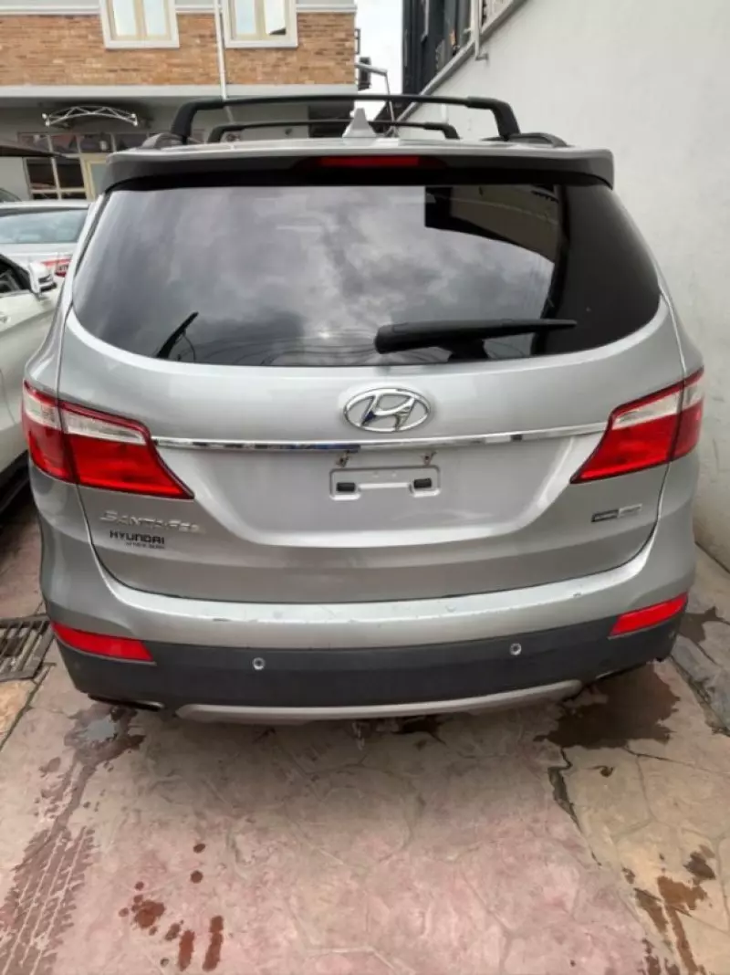 Hyundai Santa Fe - 2016