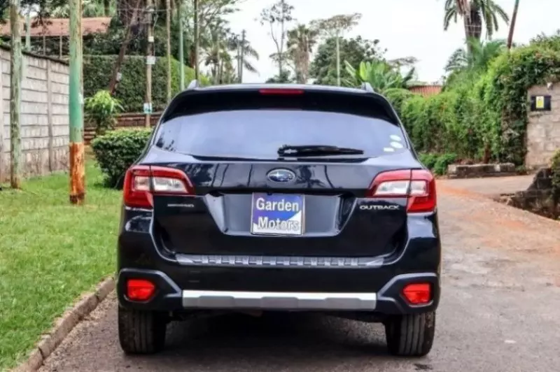 Subaru Outback   - 2017