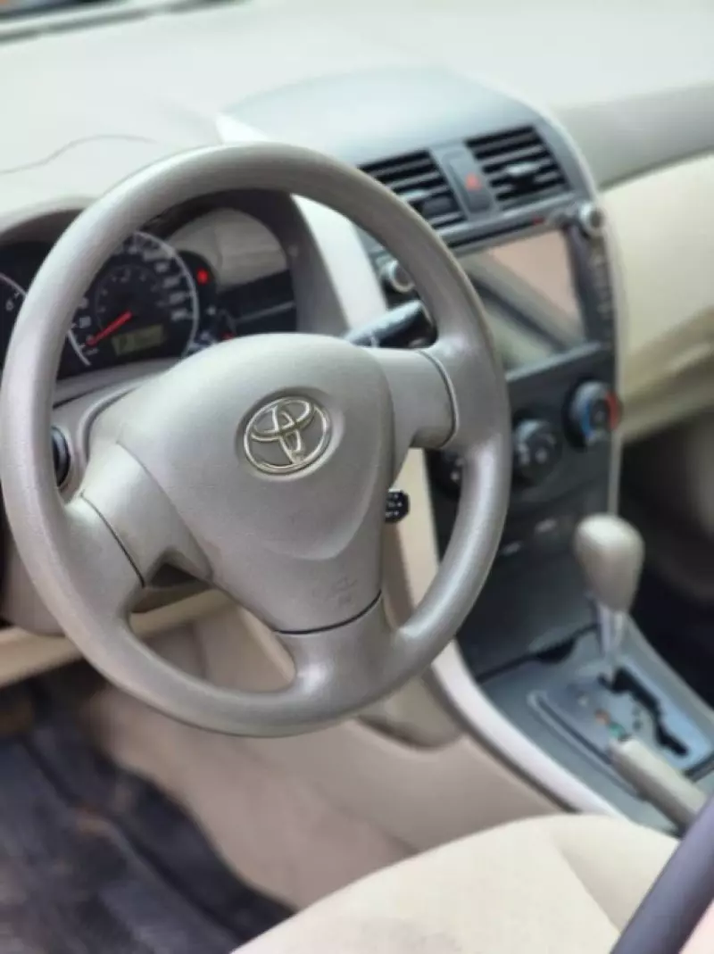Toyota Corolla   - 2009