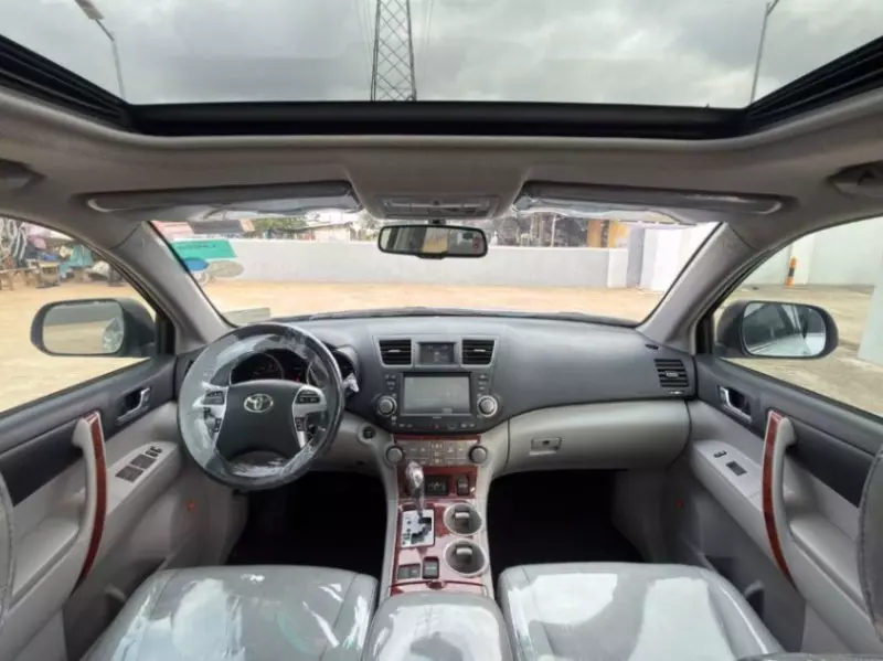 TOYOTA Highlander   - 2012
